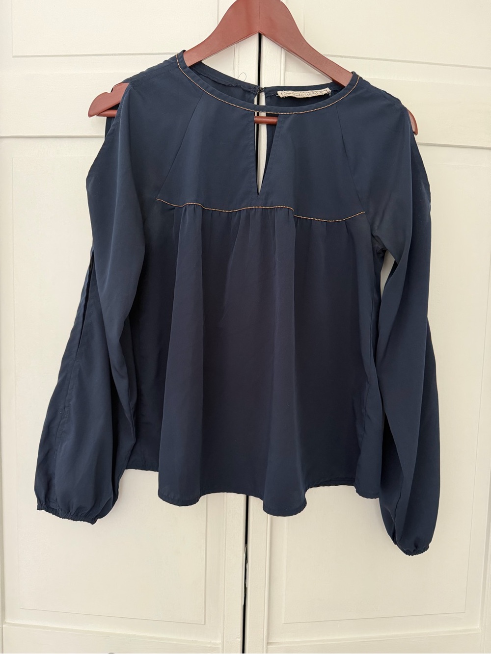 Abercrombie &Fitch Women’s Navy Cold-Shoulder Long-Sleeve Blouse